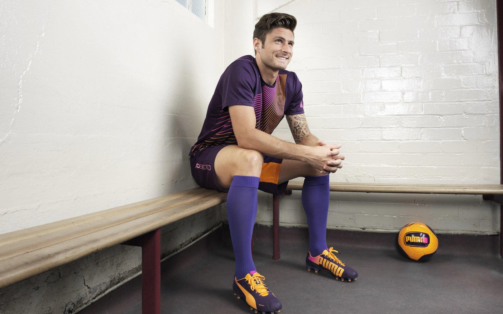 欧国联焦点战，三狮军团轻取乌克兰，意式足球陷低谷引反思