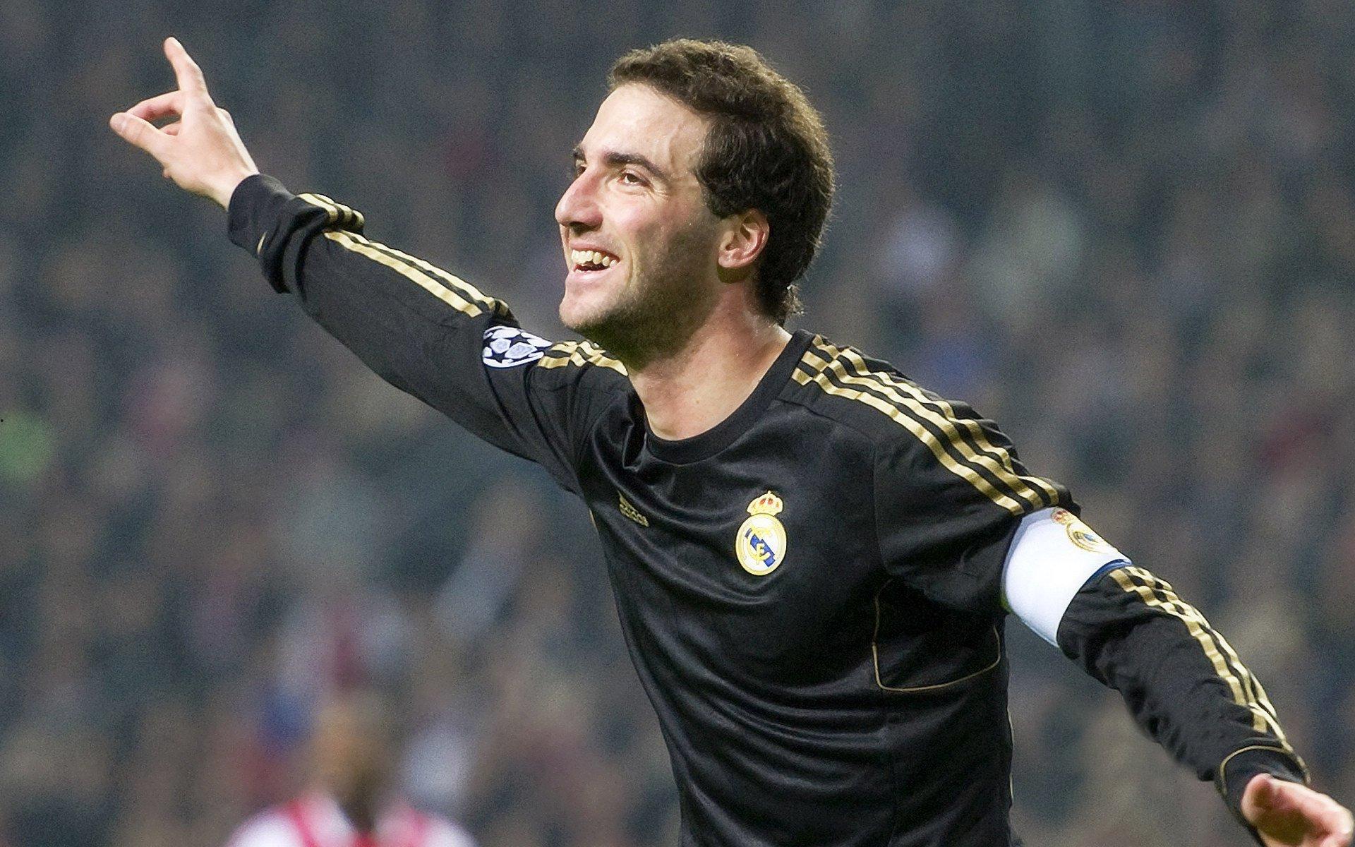 马杜罗公开声援梅西引热议,委内瑞拉总统的巴萨情结与足球政治涟漪